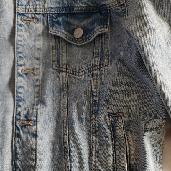 Guess Ripped/Distressed Denim Jacket (Medium) (Never Worn) - Picture 4 of 13